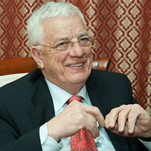 Раймонд Паулс