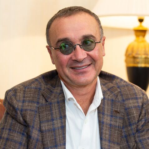 Игорь Никонов