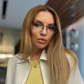 Аліна ДОМБКОВСЬКА