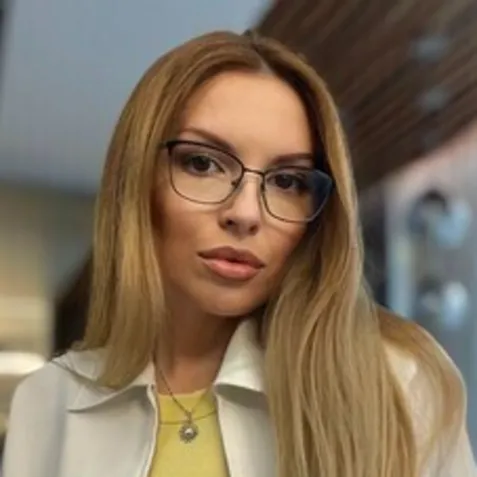 Алина Домбковская