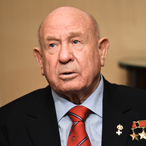 Алексей Леонов